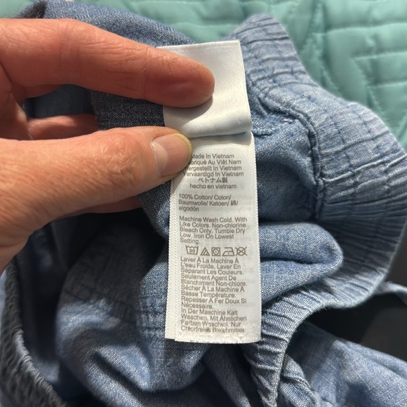 J. Crew Cotton Chambray Drawstring Pull On Shorts Size: L Inseam: 2.5” - Picture 8 of 9